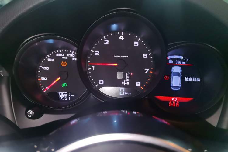 Used Porsche Macan 2018 Macan 2.0T Instrument Cluster