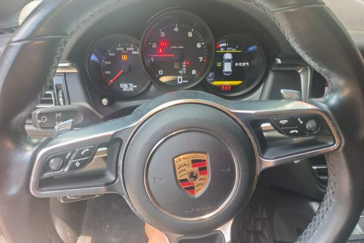 Used Porsche Macan 2018 Macan 2.0T Instrument Cluster