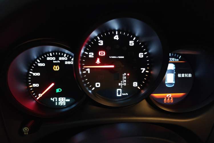 Used Porsche Macan 2018 Macan 2.0T Instrument Cluster
