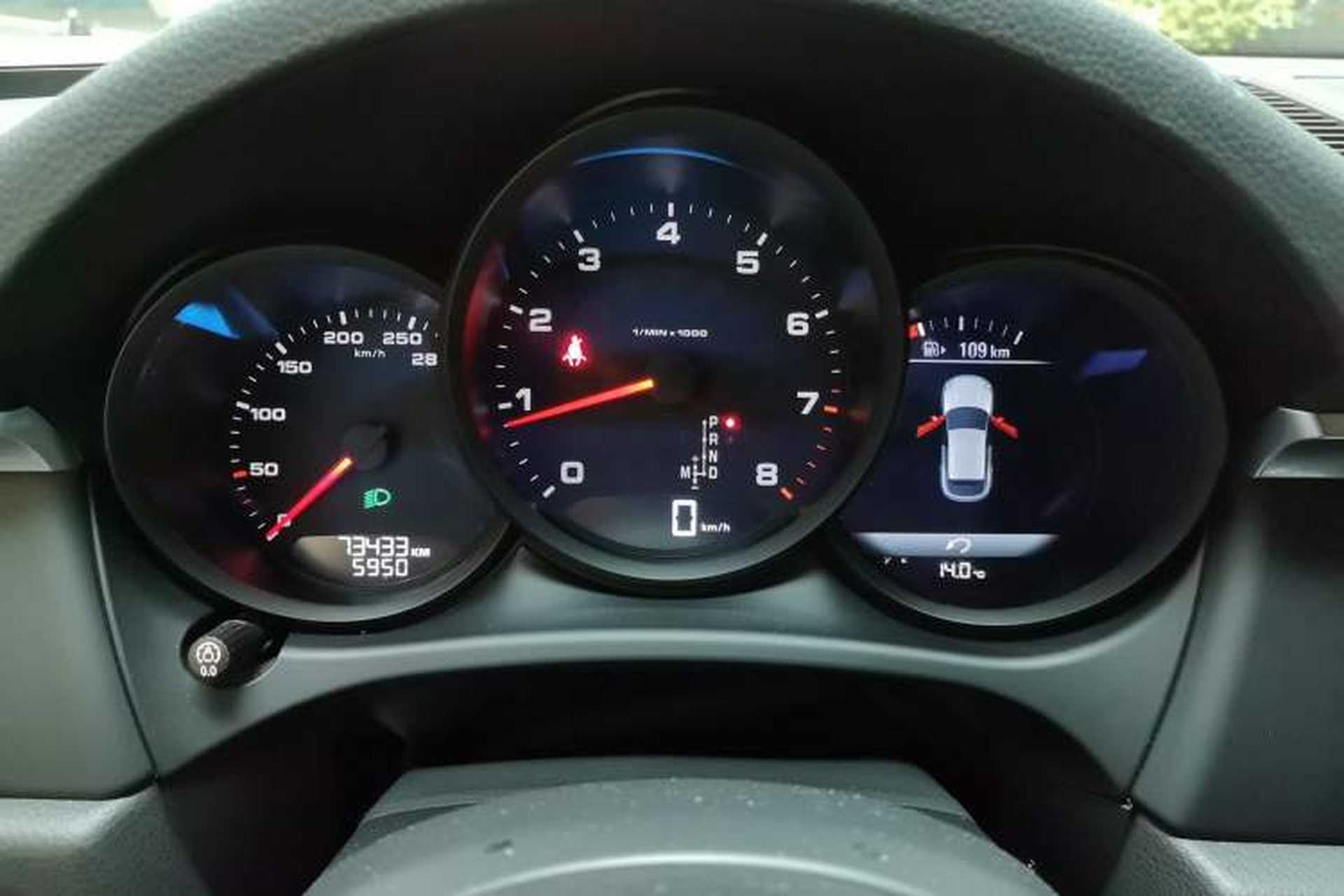 Used Porsche Macan 2018 Macan 2.0T Instrument Cluster