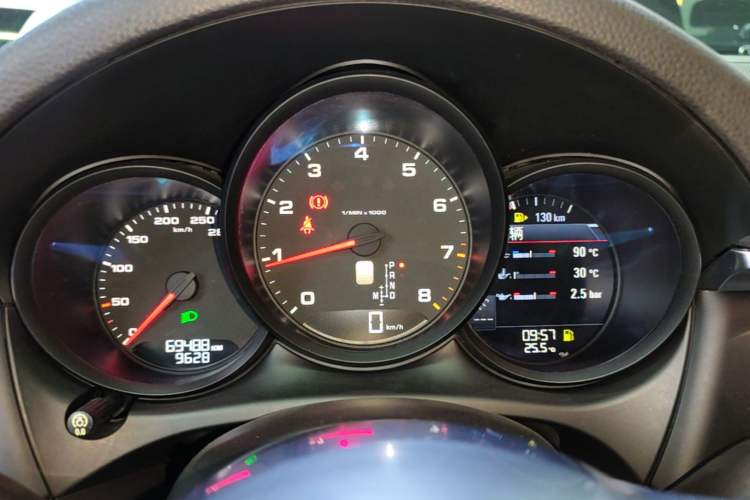Used Porsche Macan 2018 Macan 2.0T Instrument Cluster
