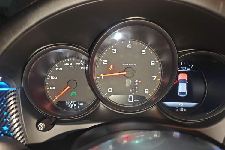 Used Porsche Macan 2018 Macan 2.0T Instrument Cluster