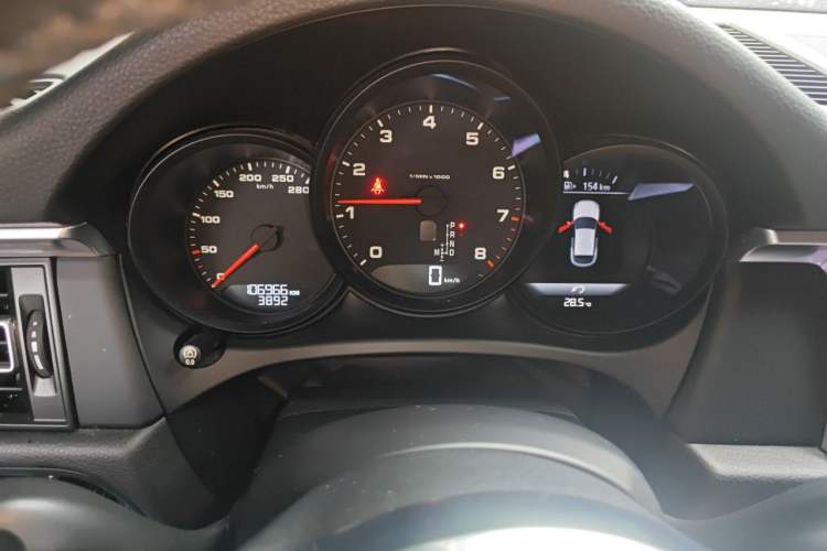 Used Porsche Macan 2018 Macan 2.0T Instrument Cluster