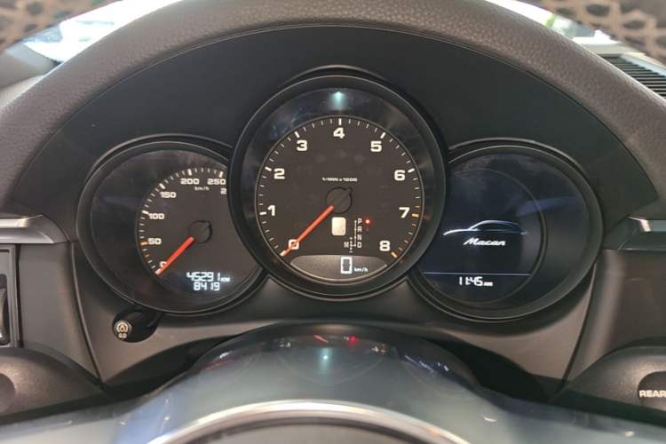 Used Porsche Macan 2018 Macan 2.0T Instrument Cluster