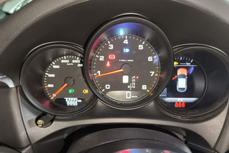 Used Porsche Macan 2018 Macan 2.0T Instrument Cluster