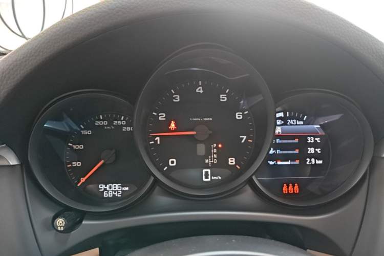 Used Porsche Macan 2018 Macan 2.0T Instrument Cluster