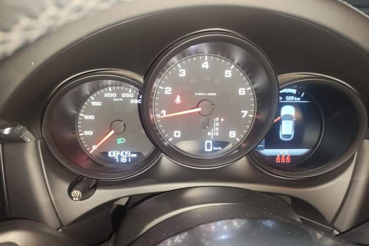 Used Porsche Macan 2018 Macan 2.0T Instrument Cluster
