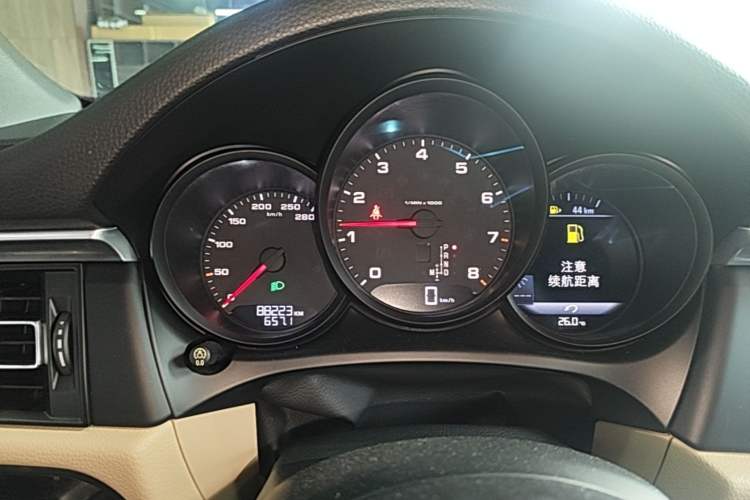 Used Porsche Macan 2018 Macan 2.0T Instrument Cluster