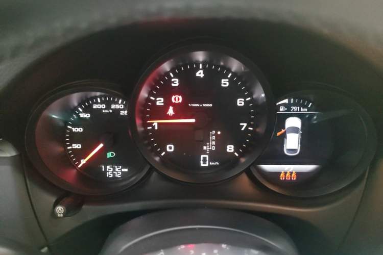 Used Porsche Macan 2018 Macan 2.0T Instrument Cluster