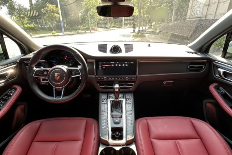 Used Porsche Macan 2018 Macan 2.0T Interior 1
