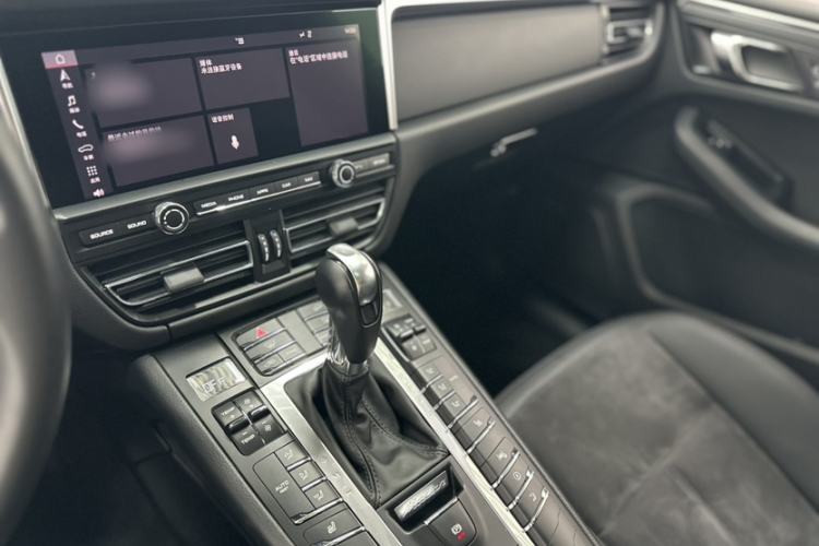 Used Porsche Macan 2018 Macan 2.0T Interior 1
