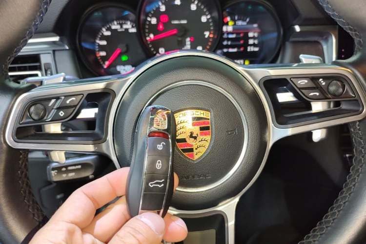 Used Porsche Macan 2018 Macan 2.0T Interior 1