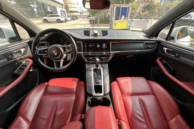 Used Porsche Macan 2018 Macan 2.0T Interior 1