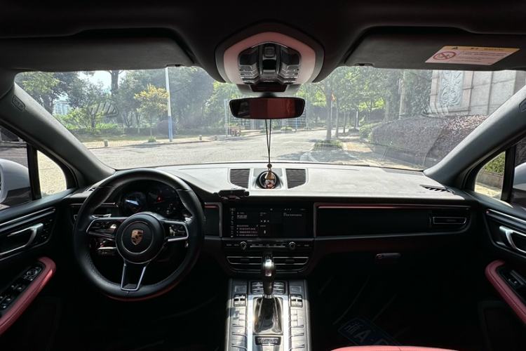 Used Porsche Macan 2018 Macan 2.0T Interior 1