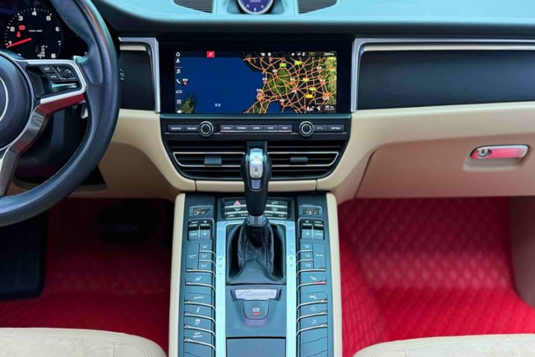 Used Porsche Macan 2018 Macan 2.0T Interior 1