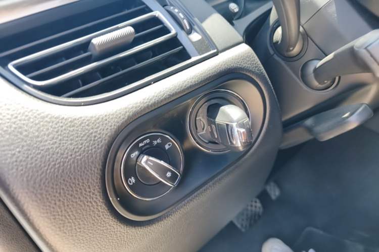 Used Porsche Macan 2018 Macan 2.0T Interior 1