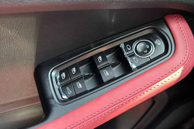 Used Porsche Macan 2018 Macan 2.0T Interior 10