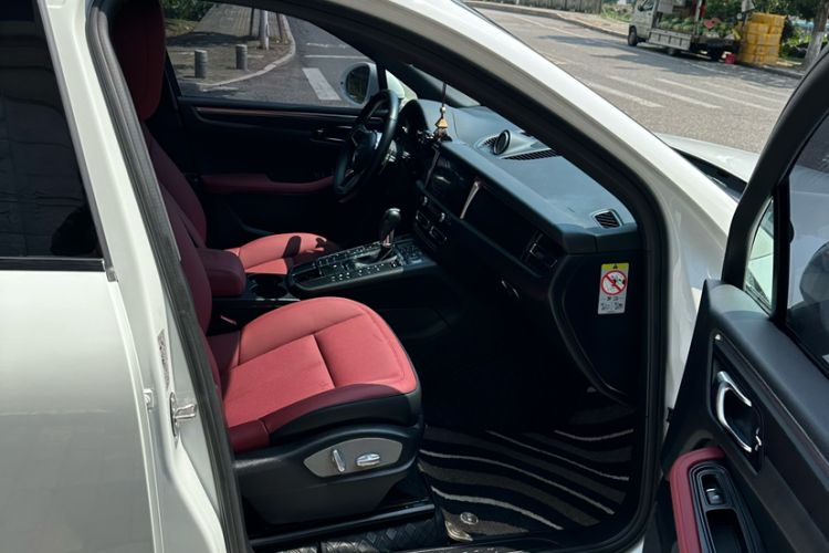 Used Porsche Macan 2018 Macan 2.0T Interior 11