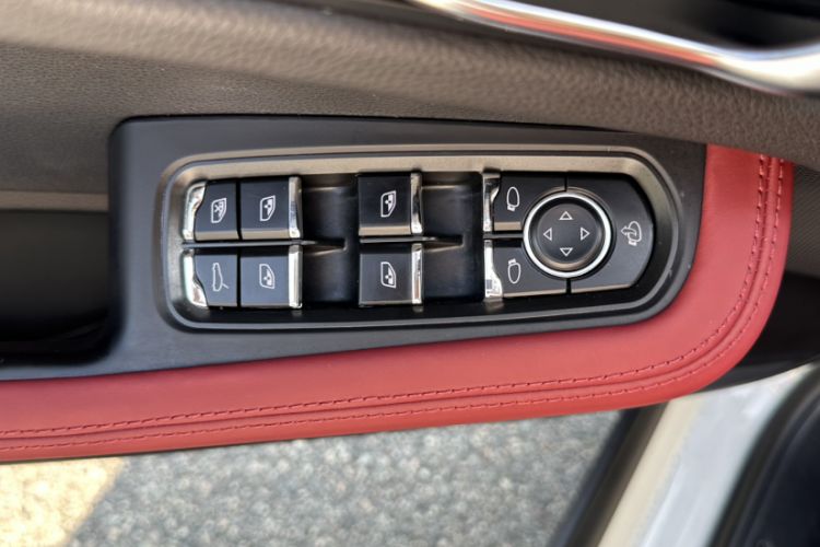 Used Porsche Macan 2018 Macan 2.0T Interior 12