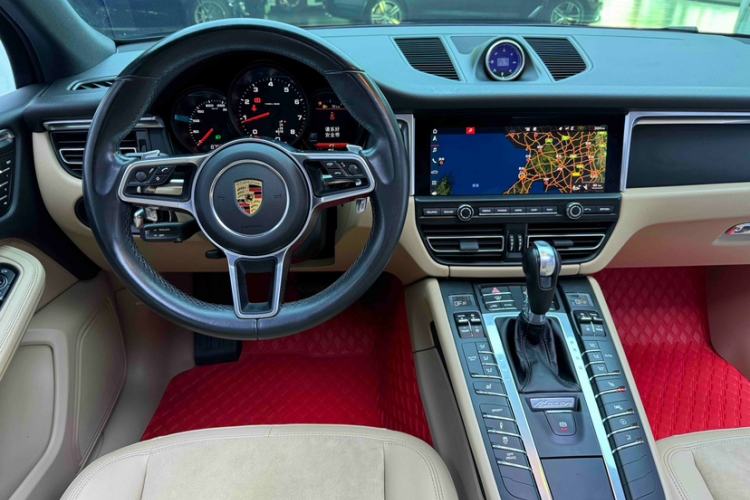 Used Porsche Macan 2018 Macan 2.0T Interior 12