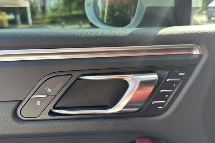 Used Porsche Macan 2018 Macan 2.0T Interior 14
