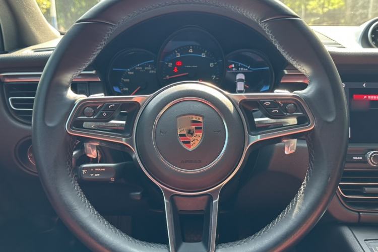 Used Porsche Macan 2018 Macan 2.0T Interior 2