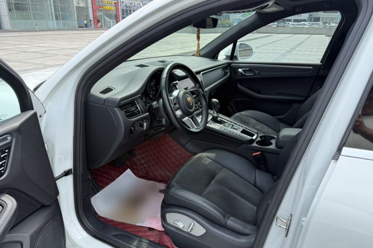Used Porsche Macan 2018 Macan 2.0T Interior 2