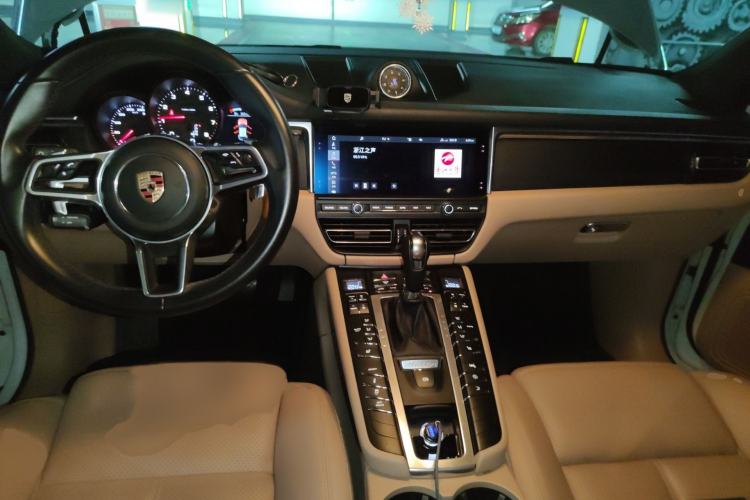 Used Porsche Macan 2018 Macan 2.0T Interior 2