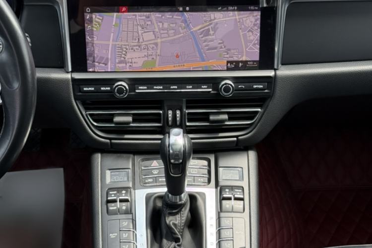 Used Porsche Macan 2018 Macan 2.0T Interior 3