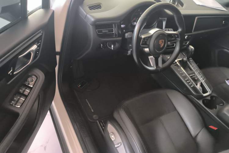 Used Porsche Macan 2018 Macan 2.0T Interior 3
