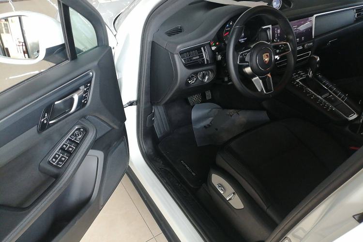 Used Porsche Macan 2018 Macan 2.0T Interior 3