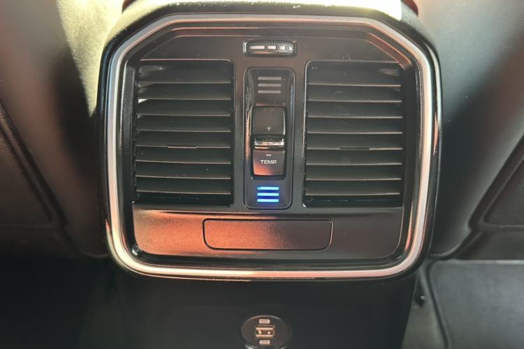Used Porsche Macan 2018 Macan 2.0T Interior 4