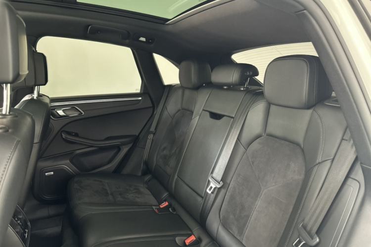 Used Porsche Macan 2018 Macan 2.0T Interior 4