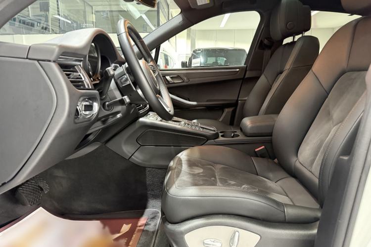 Used Porsche Macan 2018 Macan 2.0T Interior 4