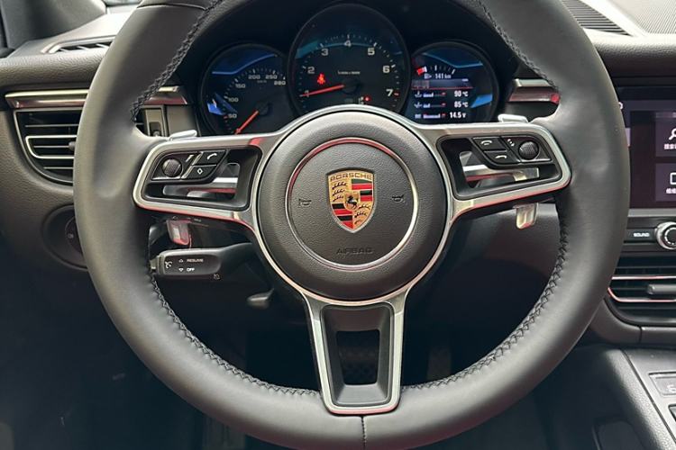 Used Porsche Macan 2018 Macan 2.0T Interior 4