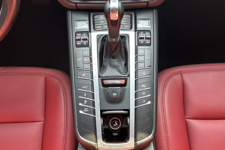 Used Porsche Macan 2018 Macan 2.0T Interior 5
