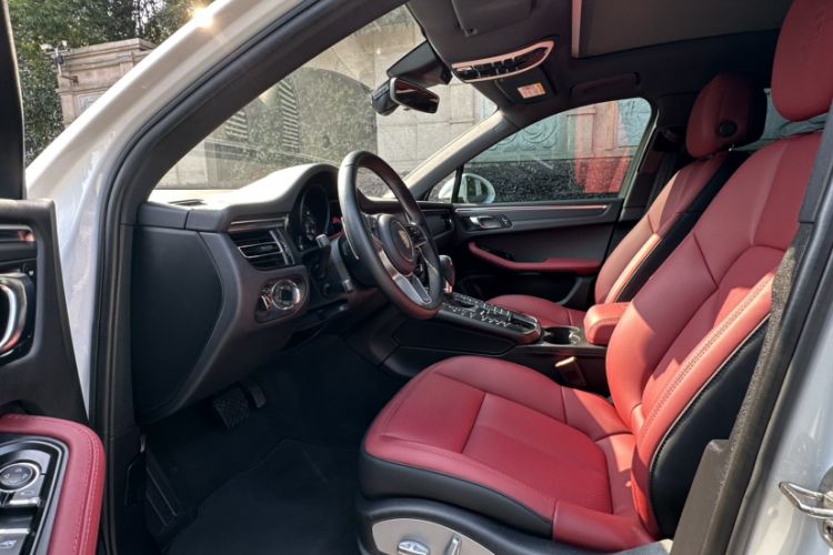 Used Porsche Macan 2018 Macan 2.0T Interior 6