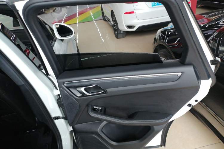 Used Porsche Macan 2018 Macan 2.0T Interior 6