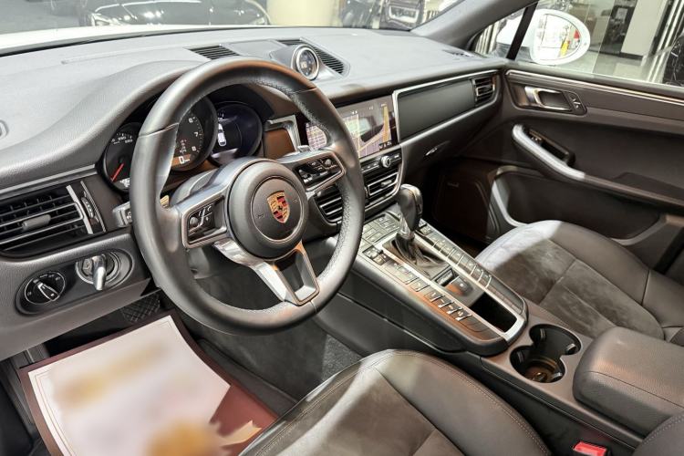 Used Porsche Macan 2018 Macan 2.0T Interior 6