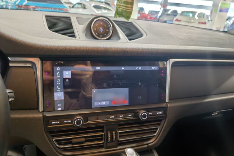Used Porsche Macan 2018 Macan 2.0T Interior 6