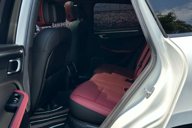 Used Porsche Macan 2018 Macan 2.0T Interior 8