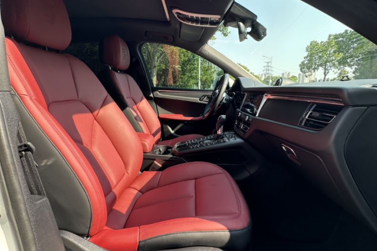 Used Porsche Macan 2018 Macan 2.0T Interior 9