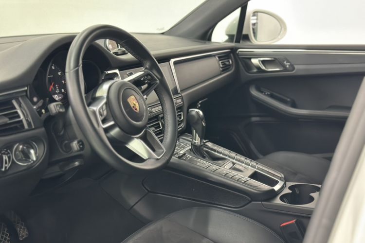 Used Porsche Macan 2018 Macan 2.0T Interior 9