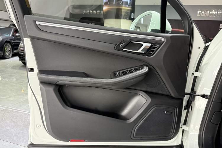 Used Porsche Macan 2018 Macan 2.0T Interior 9