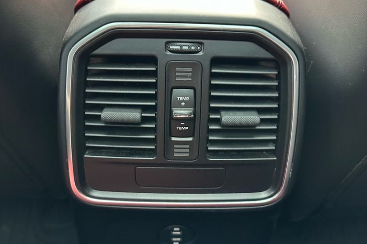 Used Porsche Macan 2018 Macan 2.0T Interior 9