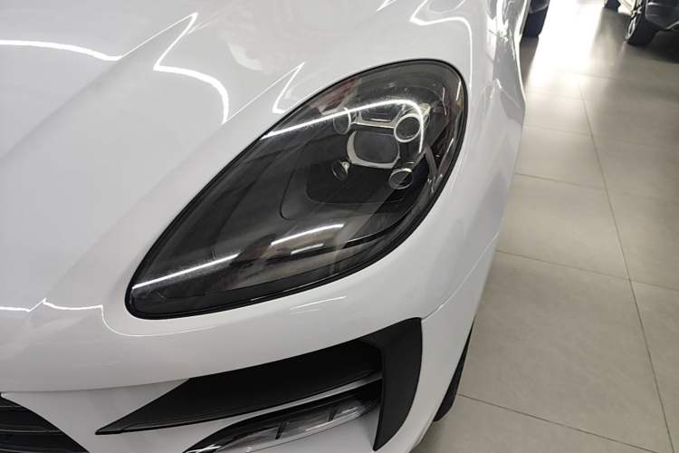 Used Porsche Macan 2018 Macan 2.0T Left Front Headlight
