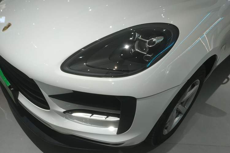 Used Porsche Macan 2018 Macan 2.0T Left Front Headlight