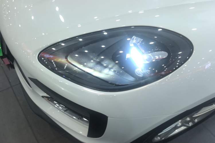 Used Porsche Macan 2018 Macan 2.0T Left Front Headlight