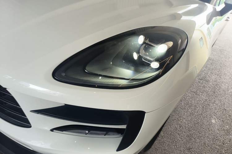 Used Porsche Macan 2018 Macan 2.0T Left Front Headlight