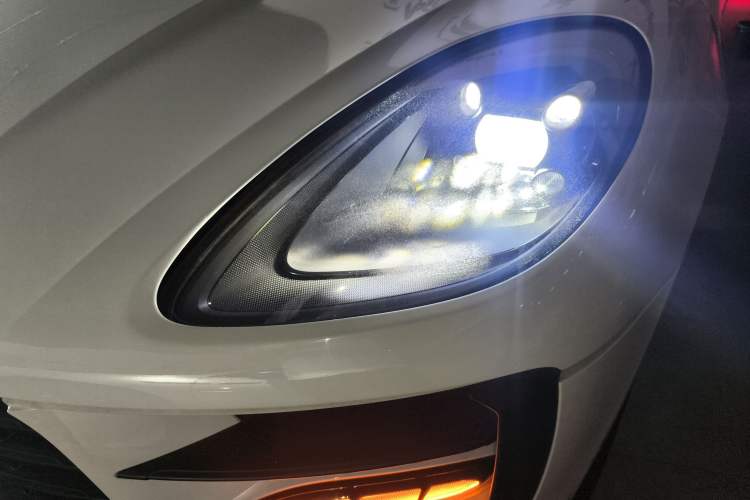 Used Porsche Macan 2018 Macan 2.0T Left Front Headlight